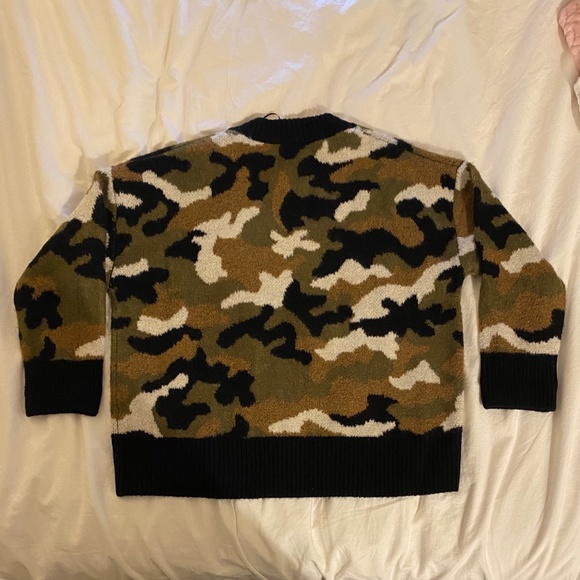 Zara Oversized V-Neck Camo Sweater - Picture 3 of 3